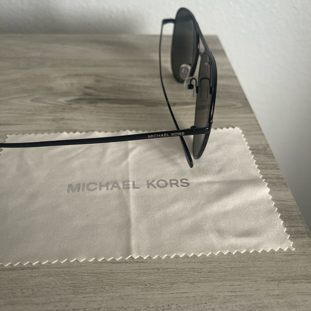 MK Kona Sunglasses - Picture 5 of 6